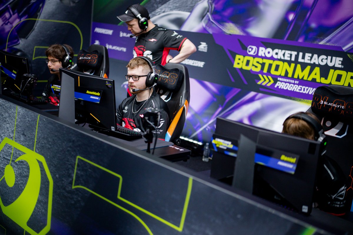 BLASTEsports's tweet photo. Day 2 of @RLEsports Boston Major is underway, with just 8 teams set to advance to tomorrow’s live arena finals at @AgganisArena, the game is on 🔥 https://t.co/2HUOt7i933