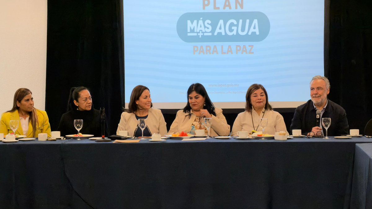 aramirezcuellar's tweet photo. Con @quirogamilena_, presidenta municipal de La Paz, BCS, conversando sobre un proyecto exitoso de responsabilidad hídrica y dotación de agua suficiente y de calidad en los hogares. https://t.co/hjkODWJXhm