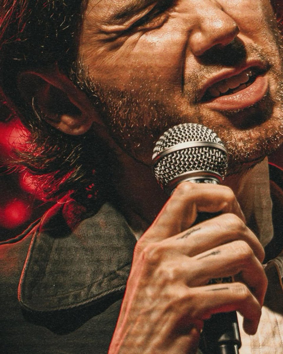 Jazz Hands 👐🏽 tweet media