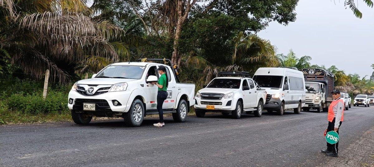 SabanaDeTorres1's tweet photo. ☝🏻La Secretaría de Tránsito y Transporte, realizó campaña de sensibilización en compañía de Ecopetrol en su área de movilización habitual, de esta manera, buscamos minimizar el riesgo vial en este sector🤝 https://t.co/kz9hFFVYLK