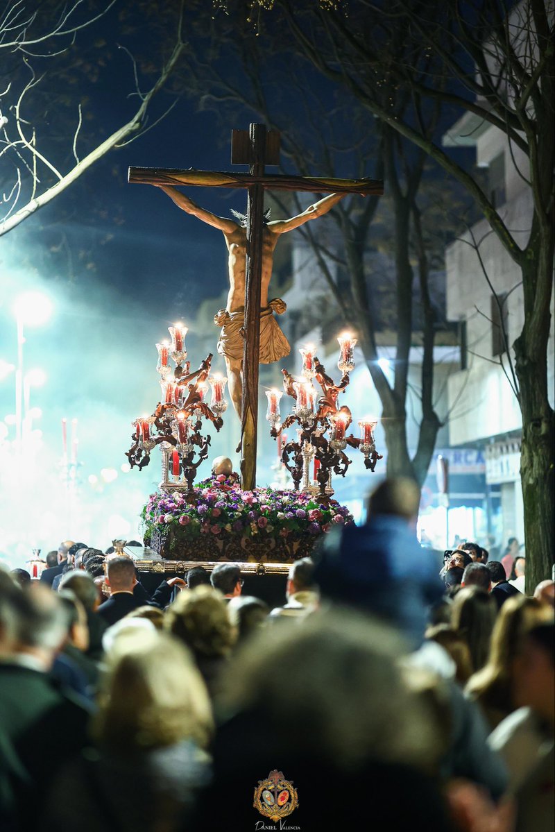 Multitudinario acompañamiento de devotos al Santísimo Cristo del Desamparo y Abandono.

#CristodelCerro
📷 Daniel Valencia