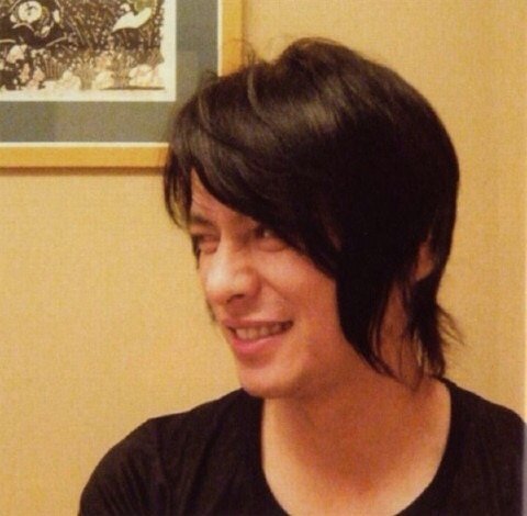 sakuraifilm's tweet photo. atsushi nose scrunch for your timelines
#BUCKTICK #櫻井敦司 #atsushisakurai https://t.co/DYoC7QAd1a