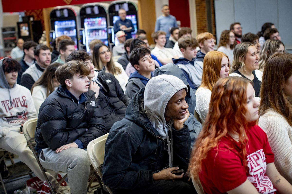 clairesmithctr's tweet photo. More than 200 Temple and area high school students attended our 14th annual @TUKleincollege Sports Media Summit today. Thank you to our keynote speaker @Kurkjian_ESPN, as well as @sagehurley__ , @aliimccann, Mario Rodriguez Canuto and @Grimm_Grove for being with us! https://t.co/dIf8dOM0tk