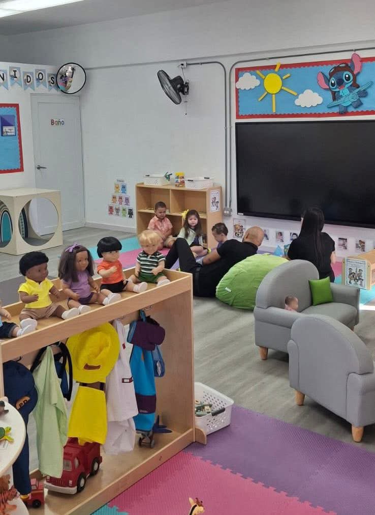 White Canvas tweet media