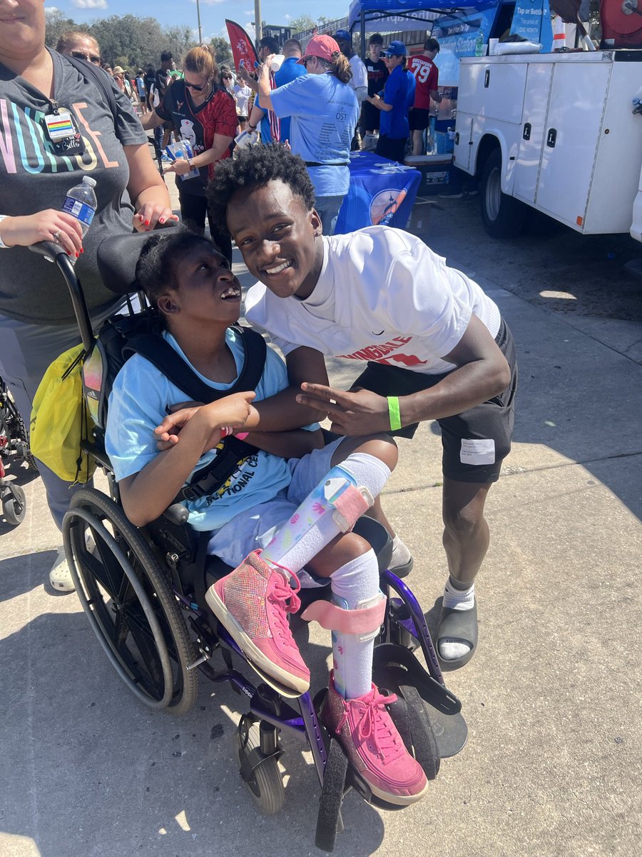 Coach Lat tweet media