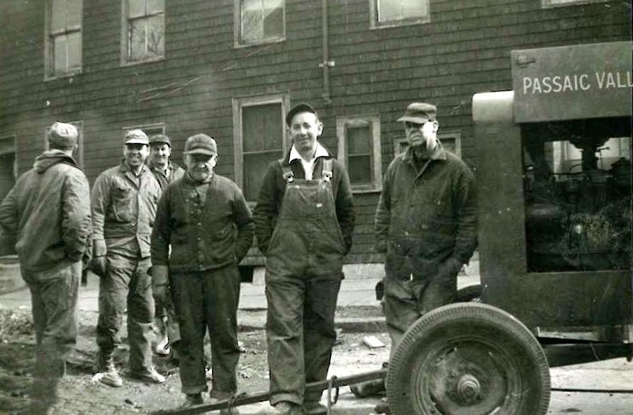 PVWC's tweet photo. #FlashbackFriday to earlier days at the #PVWC and our hardworking crew. Over the years, our employees may have changed but their commitment to delivering safe, clean water remains the same. 

#FBF #PVWCProud #ThrowBack #CommitmentToService https://t.co/8OnyG509c9