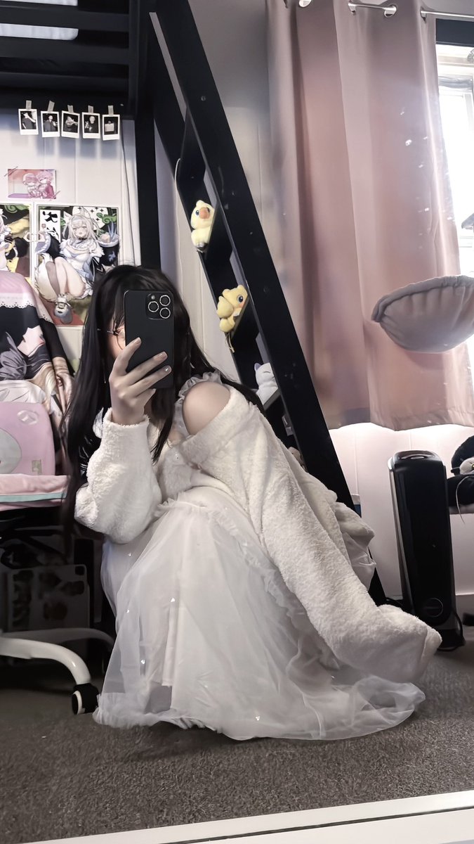 Demon_President's tweet photo. I feel so pretty I love pajamas hehe 🤍 https://t.co/EJSreCEYGe
