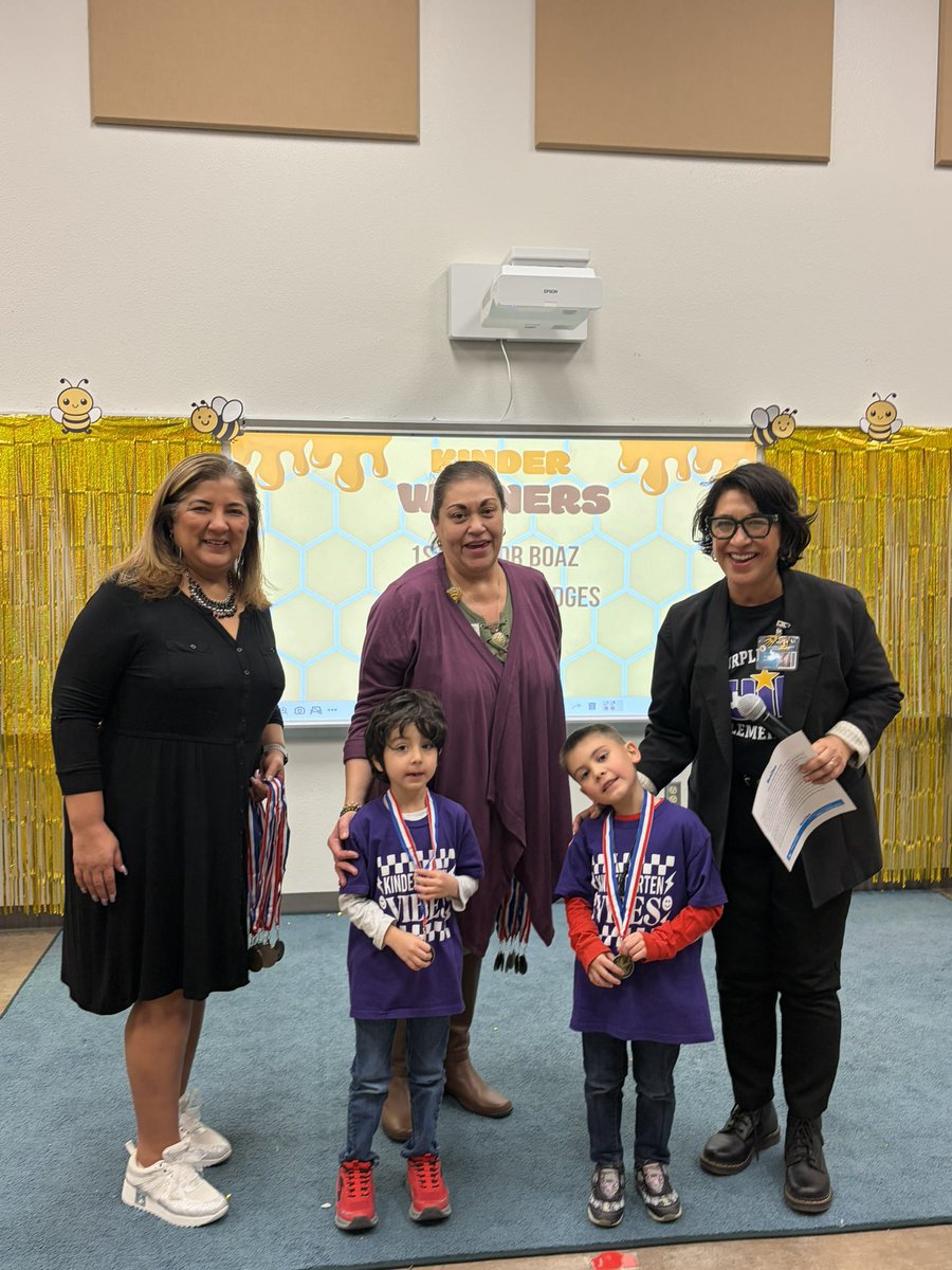 cperez_phe's tweet image. @PurpleHeart_ES #SISD #MathBee 
We Bee-lieve we can do amazing things! 🐝✨