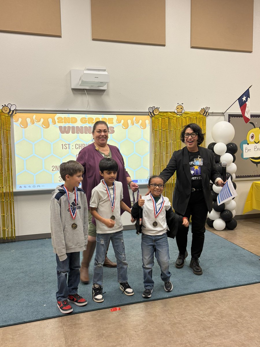 cperez_phe's tweet image. @PurpleHeart_ES #SISD #MathBee 
We Bee-lieve we can do amazing things! 🐝✨