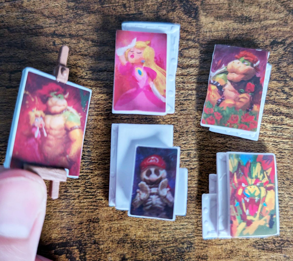 I'm pretty sure this playset revealed a couple more paintings that might be in the Mario Galaxy Movie!