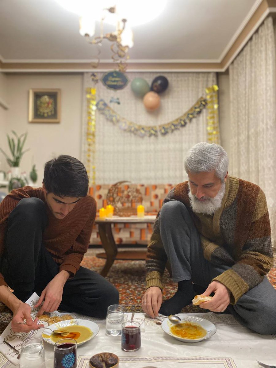 🌙 3 Ramazan 1447

Alparslan Kuytul Hocaefendi, ailesi ile birlikte Furkan Hareketinin Gazze ile dayanışma için düzenlendiği çorba etkinliğine katıldı.

#RamazanRuhunuYaşat