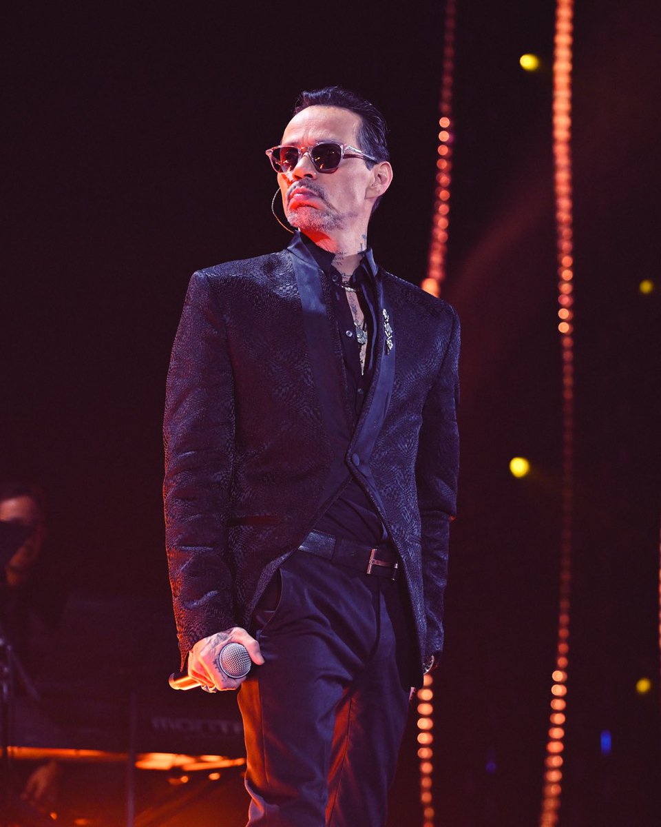 Marc Anthony tweet media