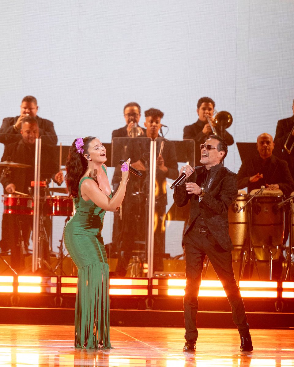 Marc Anthony tweet media