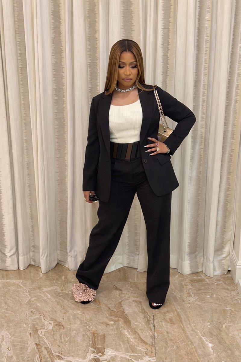 AARON MINAJ (@aronminaj) on Twitter photo 