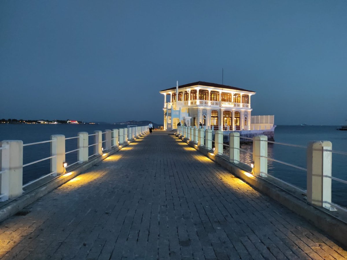 İBB, geçmiş dönemde çürümeye terk edilen Moda İskelesi'ni restore etti.

Öncesi        /        Sonrası

TEŞEKKÜRLER İMAMOĞLU ♥️