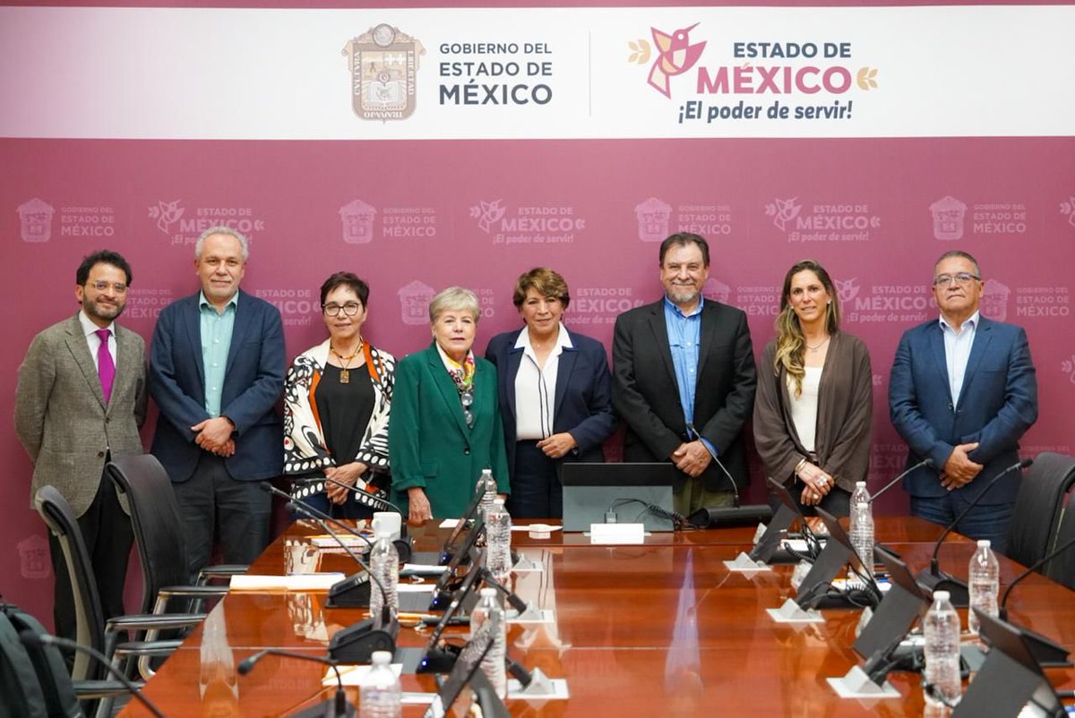 aliciabarcena's tweet photo. Tuvimos una productiva reunión con la gobernadora @delfinagomeza en el Palacio de Gobierno del @Edomex para fortalecer y dar seguimiento a asuntos ambientales estatales, como el Plan de Justicia de Atenco; la gestión del #BosqueDeAgua; y la propuesta de un #PODECIBI en el estado. https://t.co/1Ysg6bKR9d