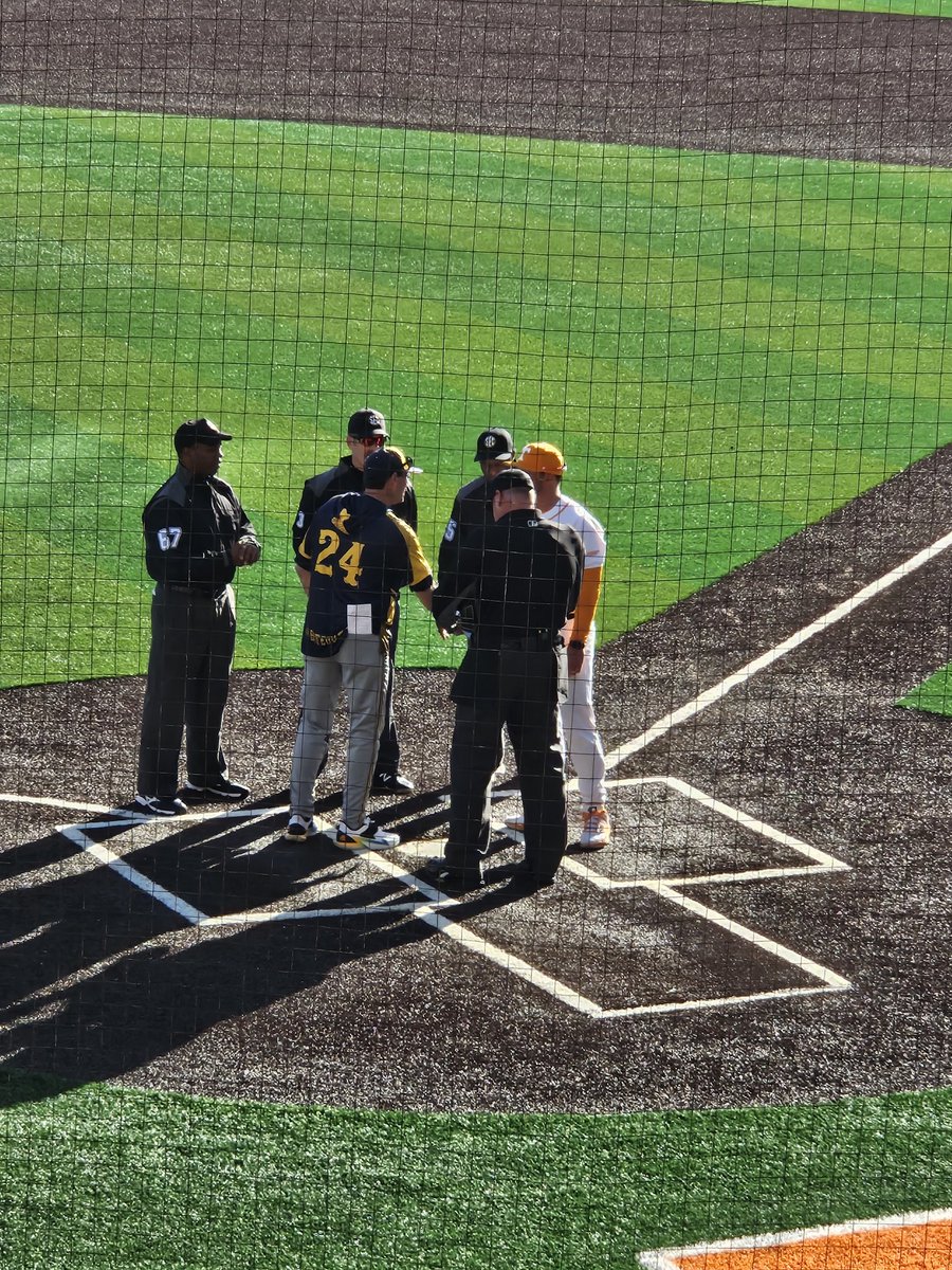 VolGuy's tweet photo. And so it begins....
#BaseVols https://t.co/6nep7S4APG