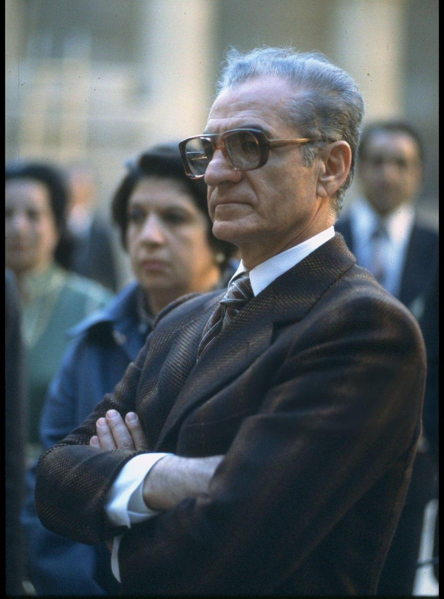 Persian_picture's tweet image. امشب به یاد شاهنشاه آریامهر که هر آنچه کرد به خاطر عشقش به ایران بود و سربلندی مردمش.