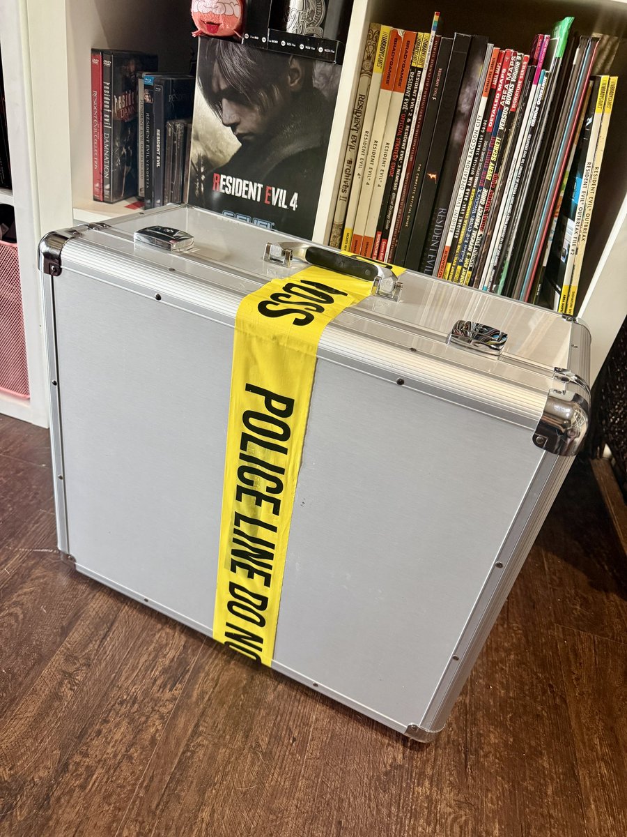candykaiju's tweet photo. The box was HUGE!! I was stunned when it came in!! So many goodies inside it’s crazy! https://t.co/J04sJDPyfr
