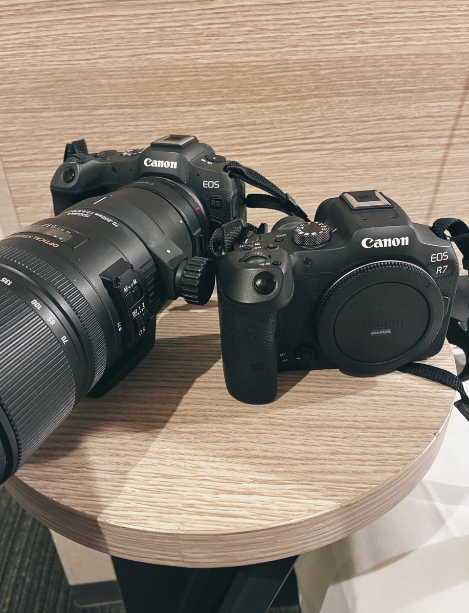 ヨシカ tweet media