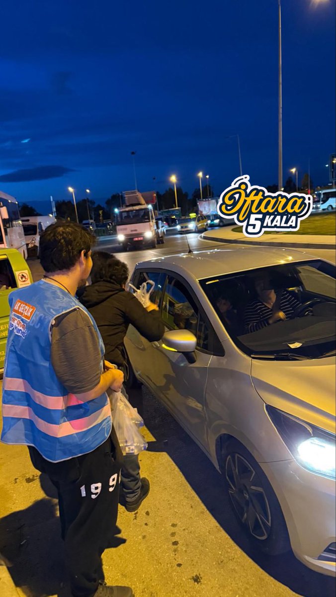 Balçova AK Gençlik olarak “İftara 5 Kala” programımızı sahada gerçekleştirdik.
İftar saatine dakikalar kala yolda olan vatandaşlarımıza ulaşarak Ramazan’ın paylaşma ve dayanışma ruhunu birlikte yaşadık.
Emeği geçen tüm teşkilat mensuplarımıza teşekkür ederiz.
#akgençbalçova