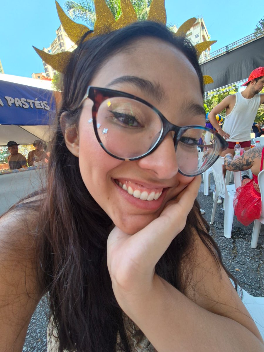 kanaberis's tweet photo. enlutada até agora pelo fim do carnaval💔 https://t.co/8yRbt2Xwkf