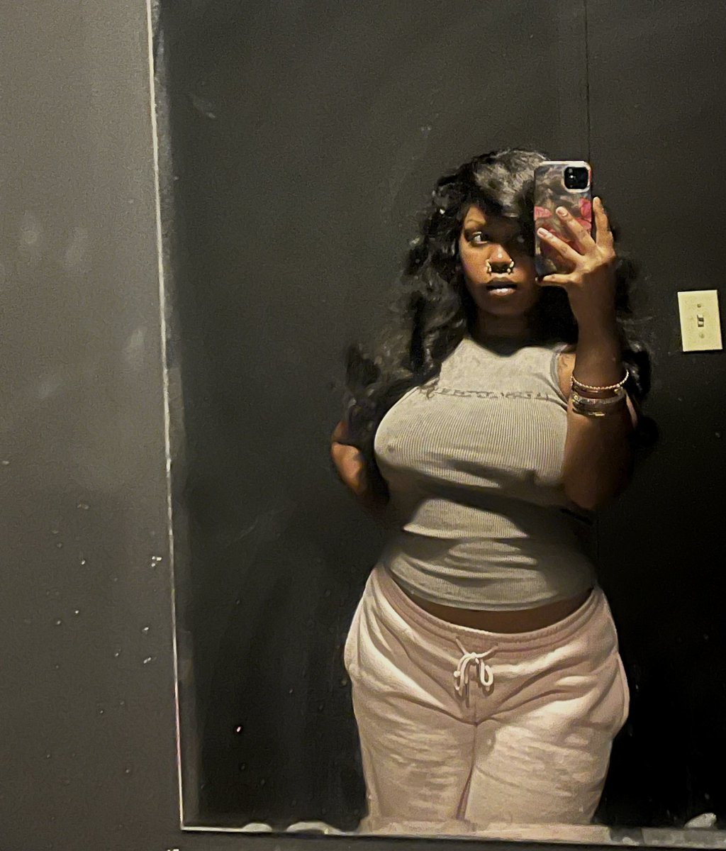 whereistayla's tweet photo. @thatsnotmemane u so cute https://t.co/O8PUV2YGDv