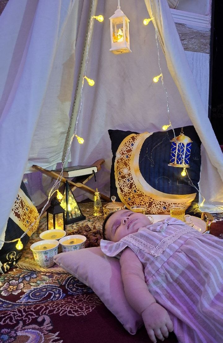 يا قمري الصغير، رمضانچ بركة وخير يا بعد عمري 🌙💕