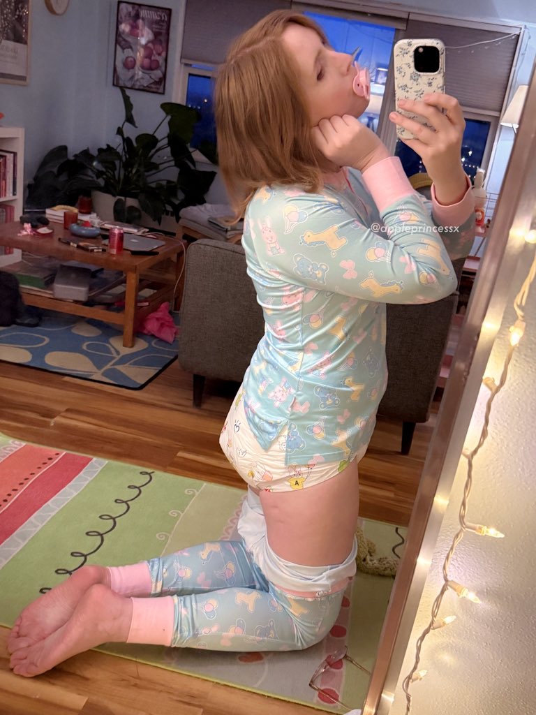 Apple Princess 🍎 ABDL tweet media