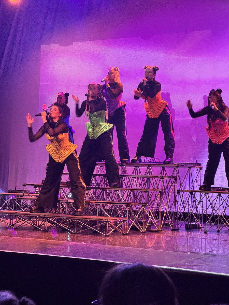 Went to a K-Pop Demon Hunters show tonight (my Darcy LOVES it all) and not that you can see here very well. But the girl in yellow was my doppelgänger. He mannerisms and everything.  Was a little unnerving 🤣