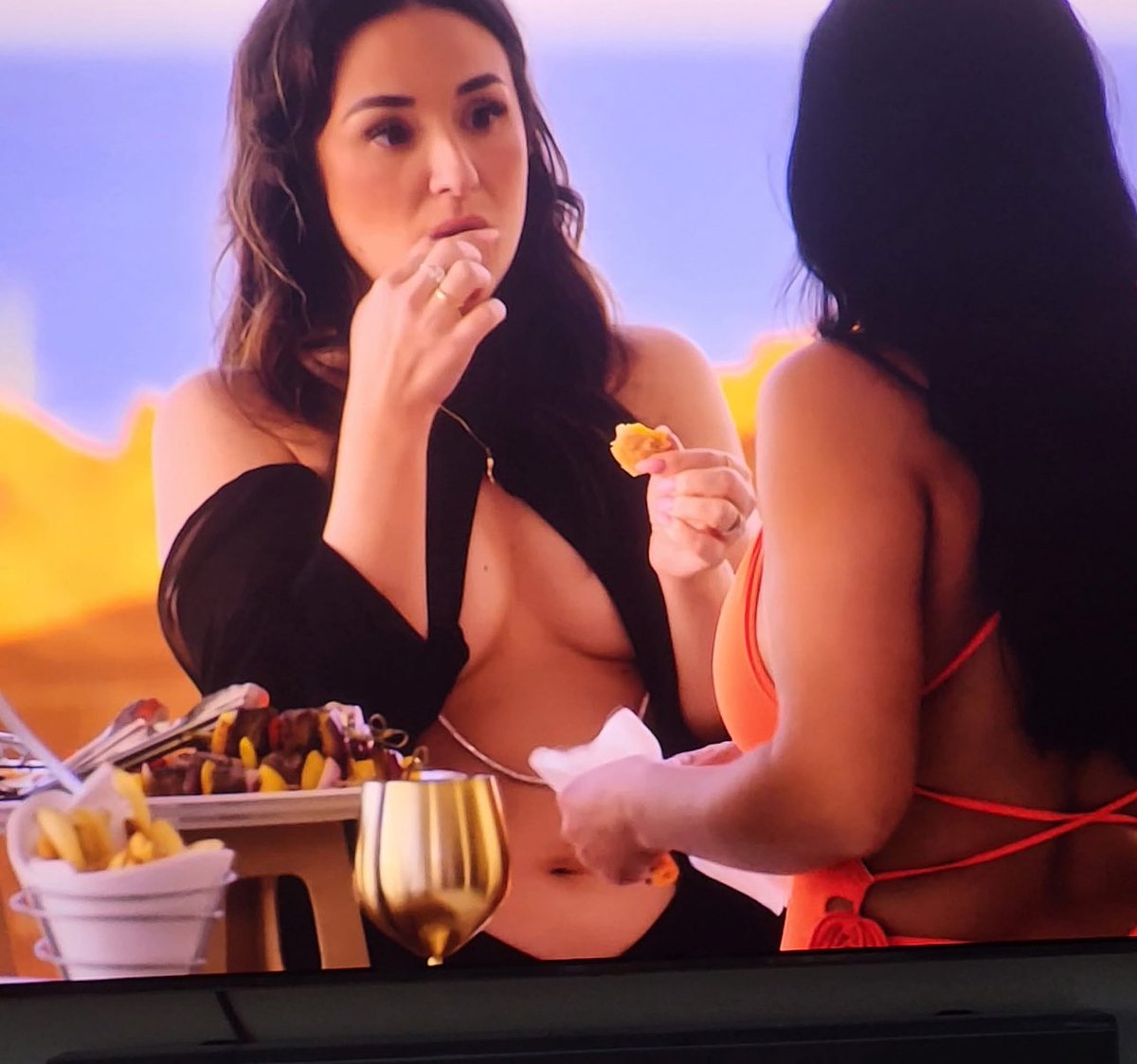 𝚃𝚑𝚒𝚌𝚌 𝙲𝚑𝚞𝚗𝚐𝚞𝚜 🍄 tweet media