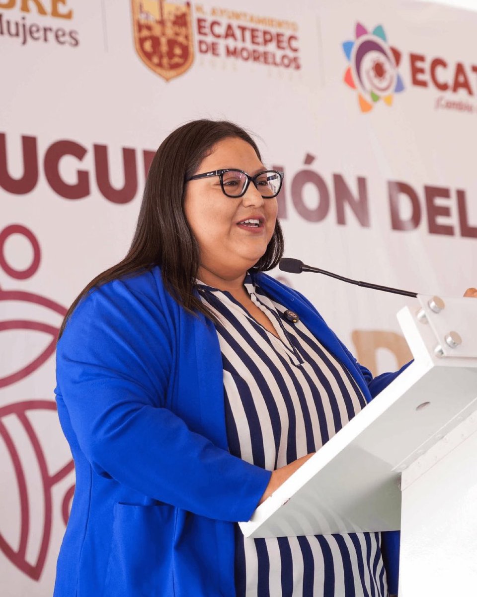 La primer Therian del gobierno 

Se siente ballena