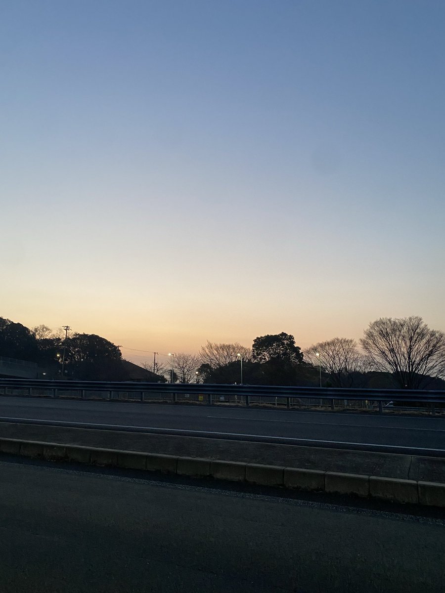 PmaSoul's tweet photo. お久しぶりです
夜明けとともに出発

ご縁あった方たち
ありがとうございます

#47ツアー
#初めての一人旅
#石井琢磨 さん https://t.co/xz3x3cCBGu
