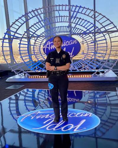The Rookie doing this with Melissa, especially with her having won Canadian Idol will never not be funny to me. I love when a show does some meta stuff.