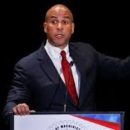 🆘🚷DENUNCIAN CAMPOS DE CONCENTRACIÓN DEL DICTADOR TRUMP‼️🚸

⛔️El congresista <a href="/CoryBooker/">Cory Booker</a> ha denunciado que el gobierno autoritario del monstruo <a href="/realDonaldTrump/">Donald J. Trump</a> está rentando bodegas en varias ciudades de Estados Unidos que planea usar como campos de concentración vs migrantes.
