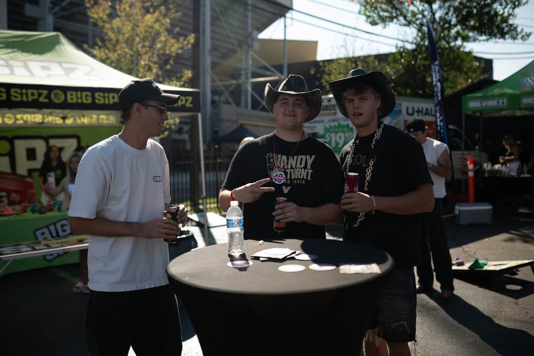 Tailgreeter tweet media