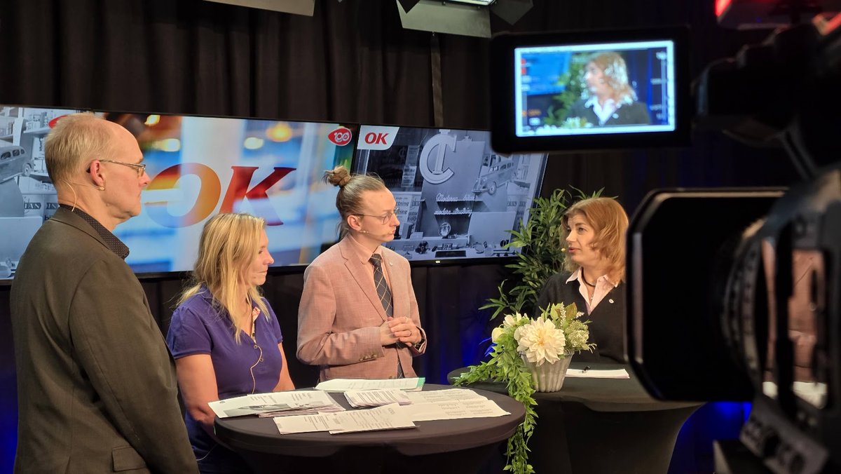 Plus46Studio's tweet photo. Andra året i rad! 🎥 Idag facilitera vi digital dialog för @OK_Sverige (eller deras handtag). 4 kameror, 8 mickar och 100+ deltagare online. Hybrid när det är som bäst! #Eventprofs #LiveProduction #Plus46Studio https://t.co/mijw8PsVoR