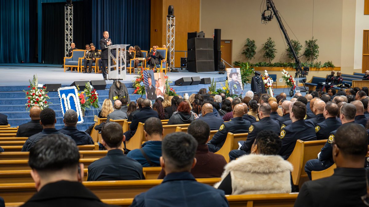 Detroit Fire Department tweet media