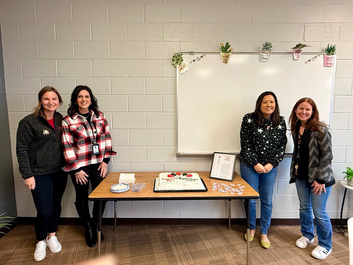 Barrington220EF's tweet photo. Happy 2-20 Day! Super excited to honor and celebrate the incredible teachers and staff at Barrington220! Our mission to encourage, inspire and enrich would not be possible without your dedication and talent. Thank you for all you do for your students. Hope you enjoyed the cake! https://t.co/FLBZKchdee