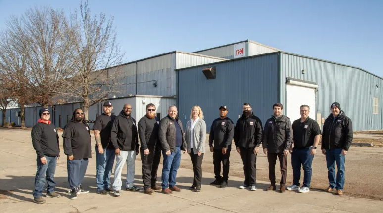 IllinoisEDC's tweet photo. ICYMI: REEL USA CORP, an international crane manufacturing firm with roots in Lyon, France, is bringing its first U.S. manufacturing site to #SpringfieldIL. 🥳🏗️  

Bienvenue à #Illinois, REEL: https://t.co/VqMdyEs5Q1 https://t.co/kB7lHkh6O0