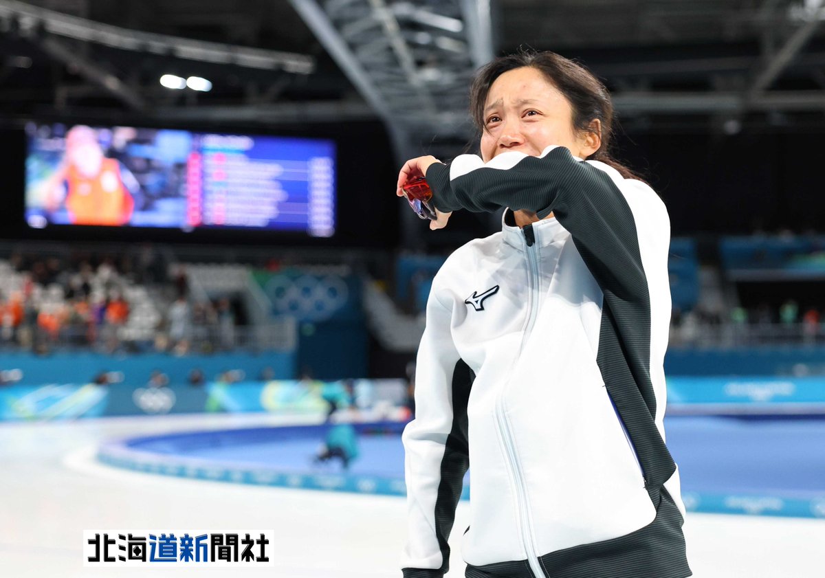 photo_doshin's tweet photo. ミラノ・コルティナ冬季五輪は20日、スピードスケートの女子1500メートルが行われ、世界記録保持者の高木美帆（TOKIOインカラミ、帯広南商高出）は1分54秒86で6位にとどまり、悲願の金メダルはなりませんでした。
　今大会は500メートル、1000メートル、団体追い抜きでいずれも銅メダルを獲得しましたが、過去2大会連続銀メダルの1500メートルは頂点に届きませんでした。

#高木美帆 #ミラノコルティナ五輪 #スピードスケート

▽記事はこちらから▽
https://t.co/nIhWQLqDPo