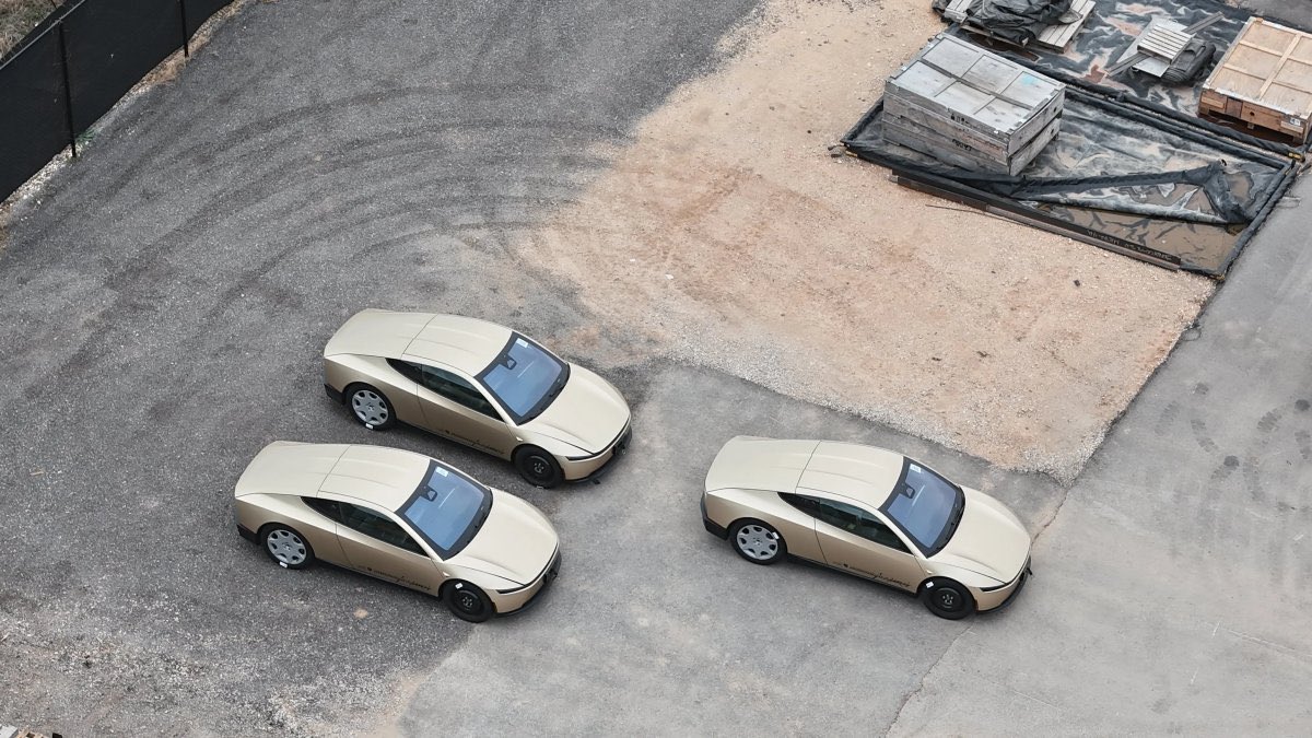 TheTeslaLife's tweet image. #Tesla #Cybercab Spotted at Giga Texas Without Steering Wheel
notateslaapp.com/news/3668/tesl…