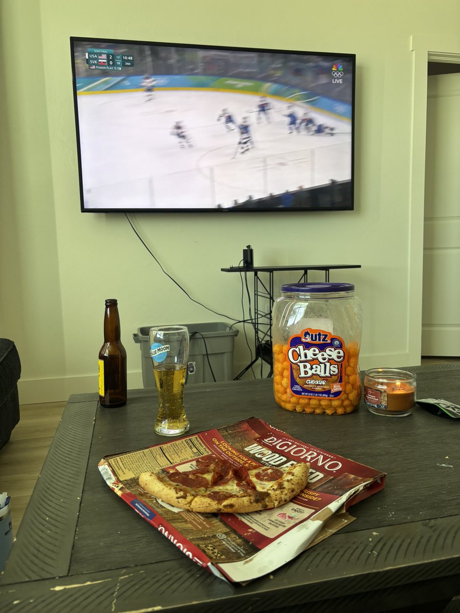 USA Hockey bending over Slovakia✅
Beer✅
Pizza✅
Cheese balls✅
Netanyahu I dare you to try and stop me and <a href="/theballsneedluv/">Adam Davies</a> today!