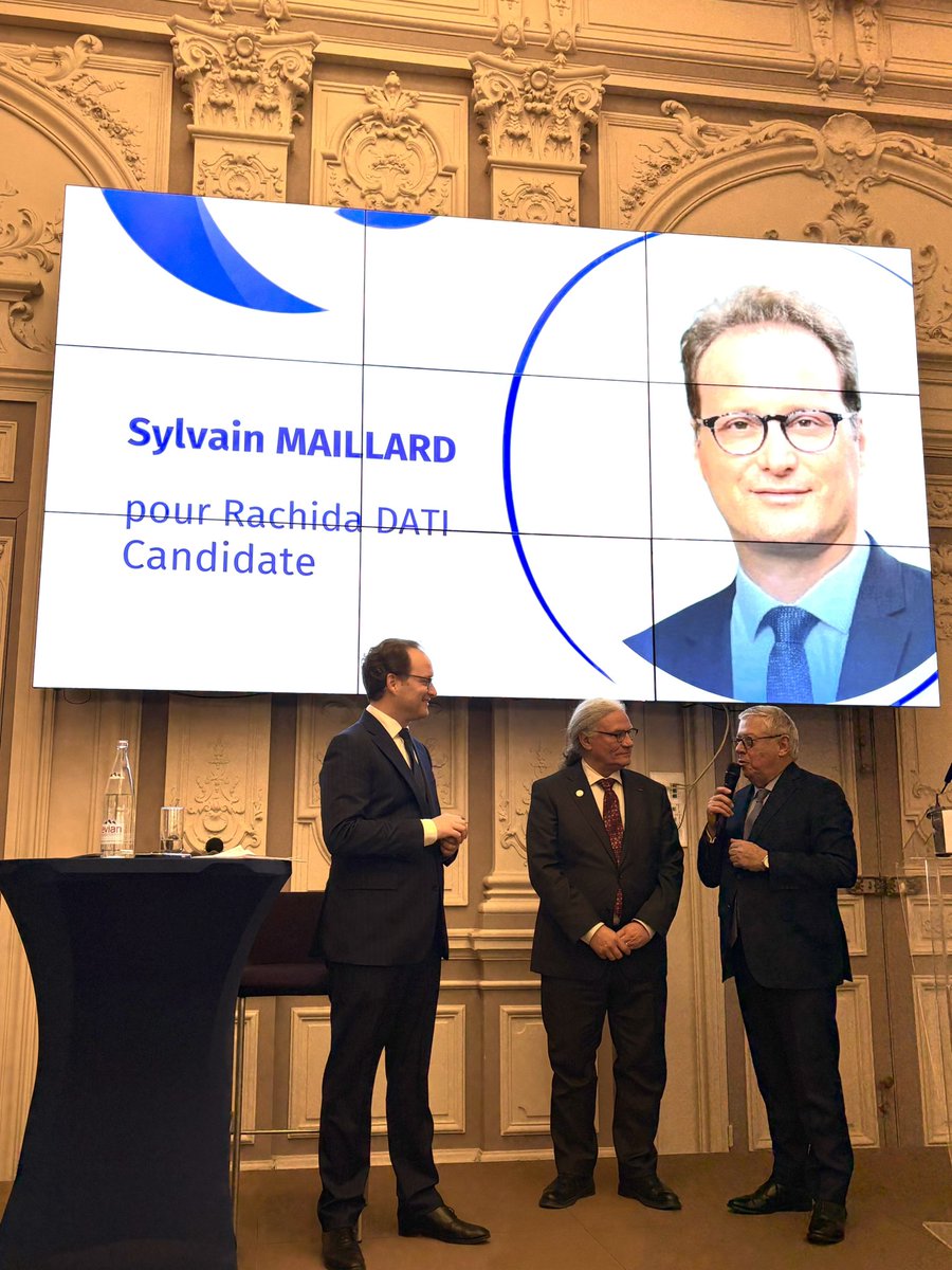 bruliomar's tweet image. À la @CCI_75 avec @SylvainMaillard pour la soirée dédiée aux municipales parisiennes
Accompagner les entrepreneurs, les écouter, échanger, travailler en concertation.
Dès le 1er tour, le seul vote utile, c’est #Dati 
- pour le 16eme 👉 @Redler2026 
- pour Paris 👉 @datirachida