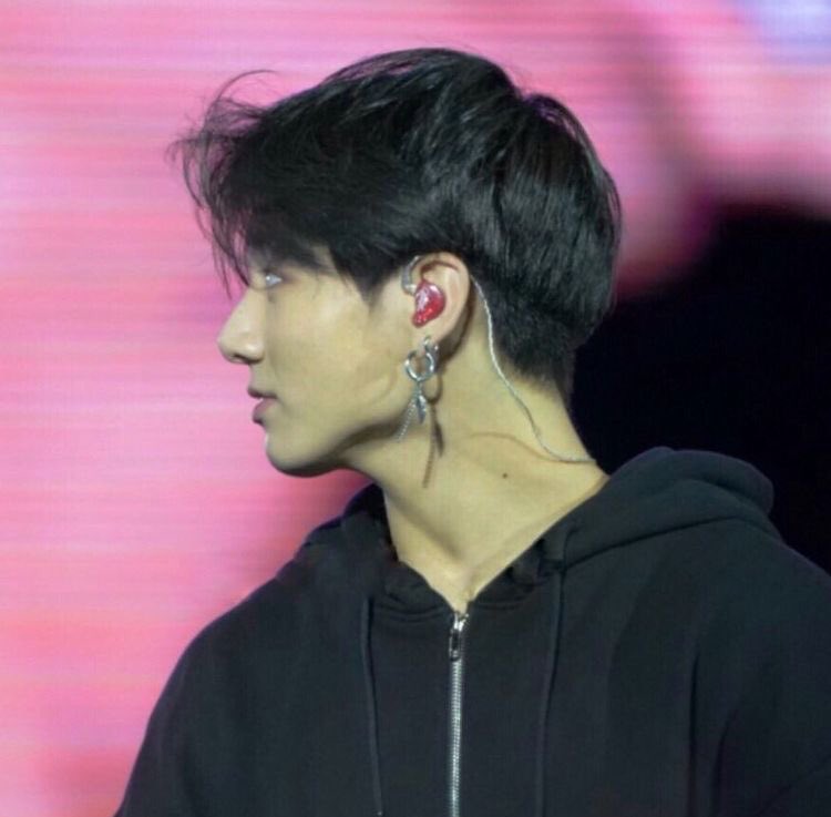 doll bts (@hourlydollbts) on Twitter photo 