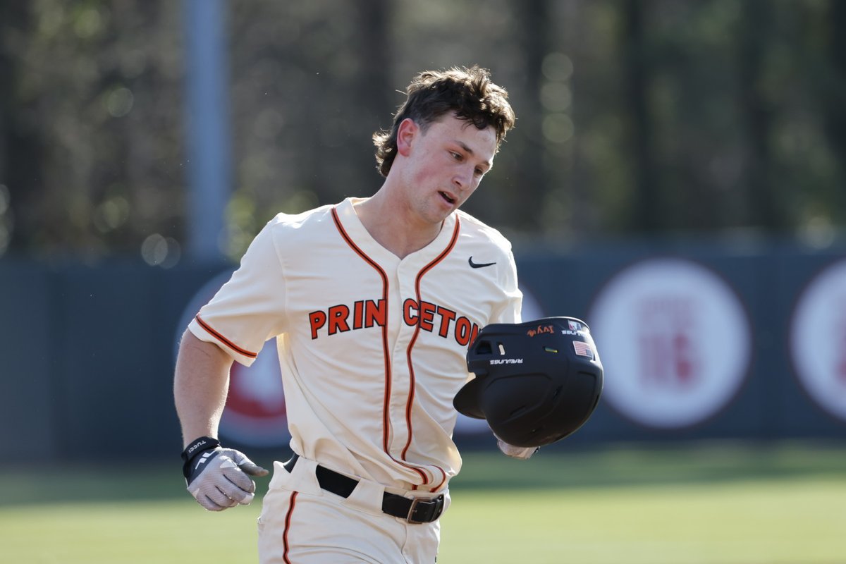 PUTigerBaseball's tweet photo. Princeton is tied 2-2 heading into the top of the sixth inning. https://t.co/TXdRHl4l86