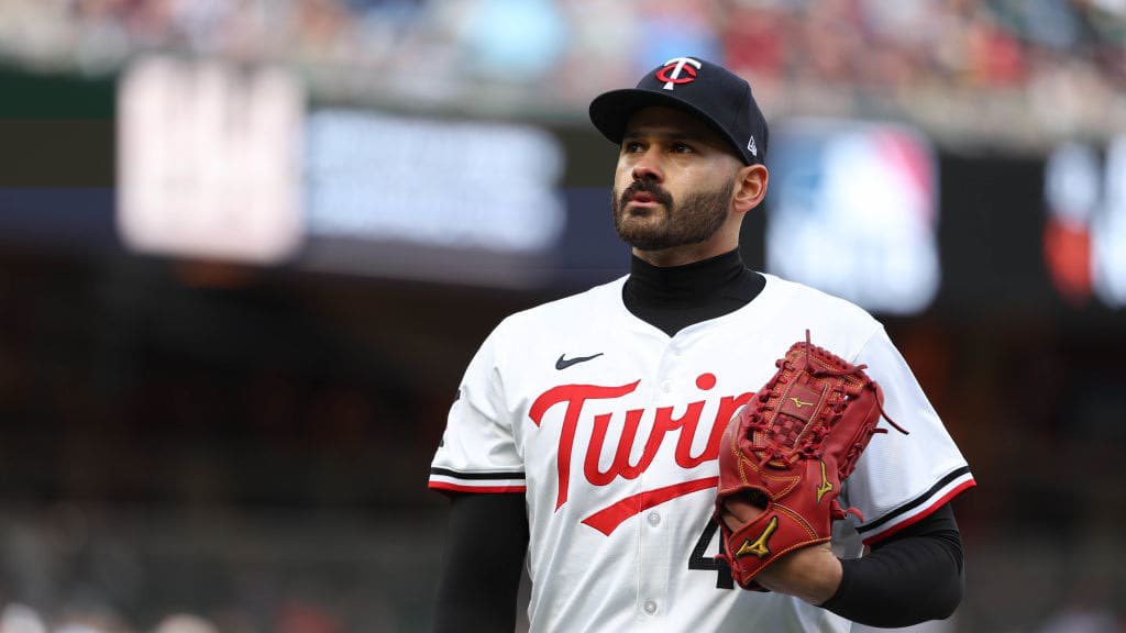 #MLB | Se confirma, al quirófano

El pitcher Pablo Lopez de los Mellizos de Minnesota, se perderá la temporada 2026 y parte de la 2027, luego de que será sometido a su segunda cirugía Tommy John