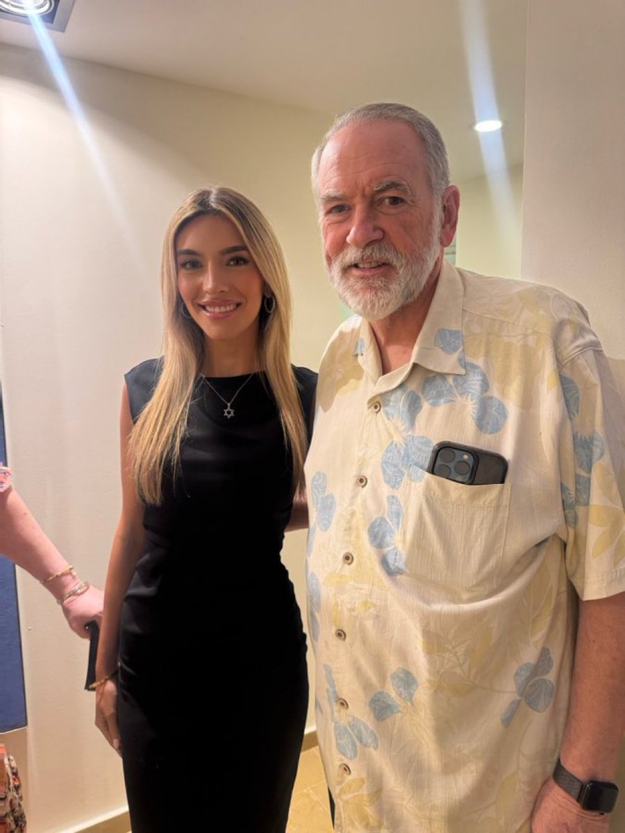 Emily Austin tweet media