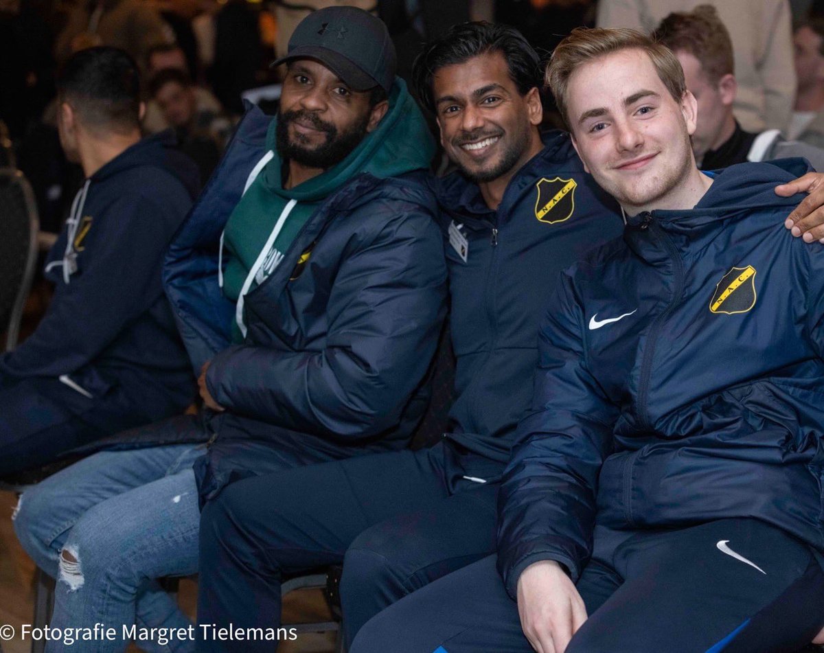 DKML88's tweet photo. Op 4 februari stond het NAC Voetbalcongres 2026 centraal.

Met de middenbouw, onder leiding van Dencho (O13 trainer), hebben we, aan enthousiaste trainers, laten zien hoe wij onze verdedigende thema’s concreet trainen. Duidelijke afspraken en herkenbare situaties.

#NACpraat https://t.co/GSYV615Rzl