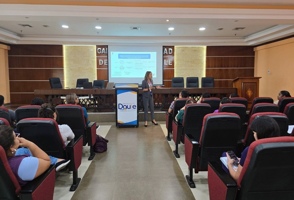 DPS_LosRios's tweet photo. #Guayas| Se llevó a cabo con éxito la capacitación: Lineamientos Técnicos y Normativos para la Atención Integral en Salud, dirigida a los especialistas de la Red Pública Integral de Salud (RPIS) y la Red Privada Complementaria (RPC) del Distrito 09D19 Daule – Nobol – Santa Lucía. https://t.co/mKAMTb4EnM